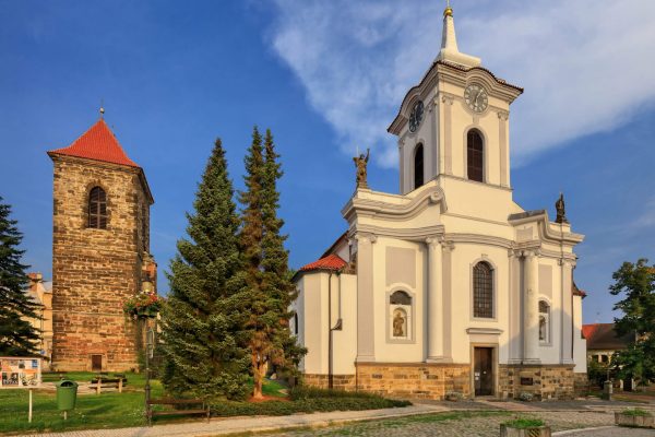 Kostel sv. Gotharda a Zvonice v Českem Brodě
