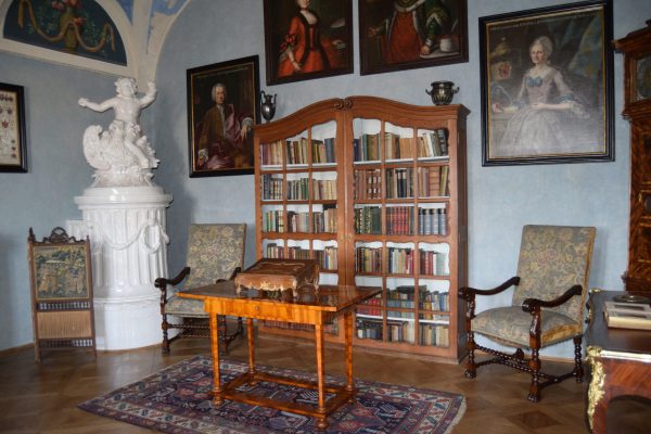 Library in Mníšek pod Brdy Chateau